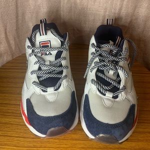 Fila tennis shoes